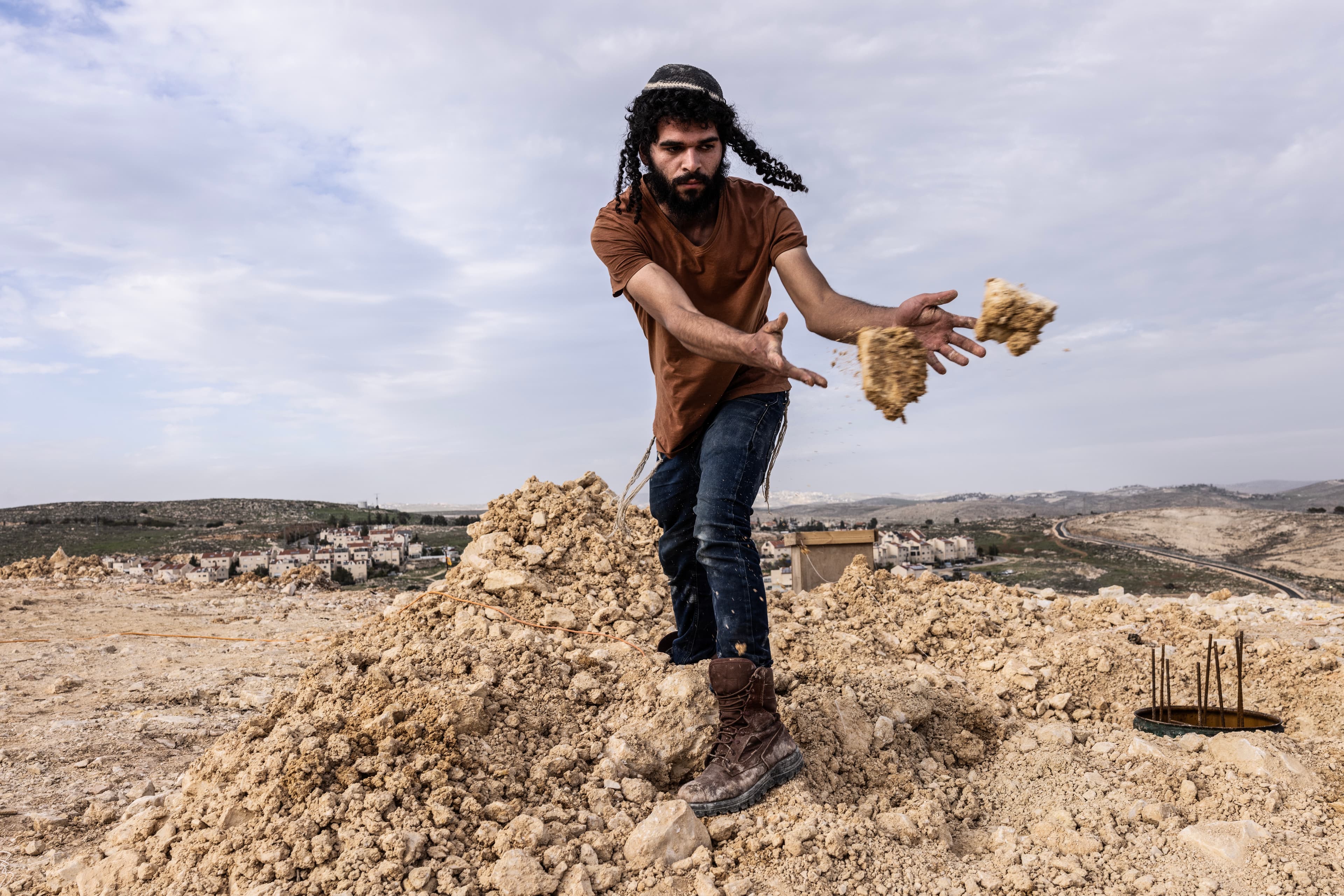 ისრაელმა გააძლიერა კონტროლი ოკუპირებულ დასავლეთ სანაპიროზე