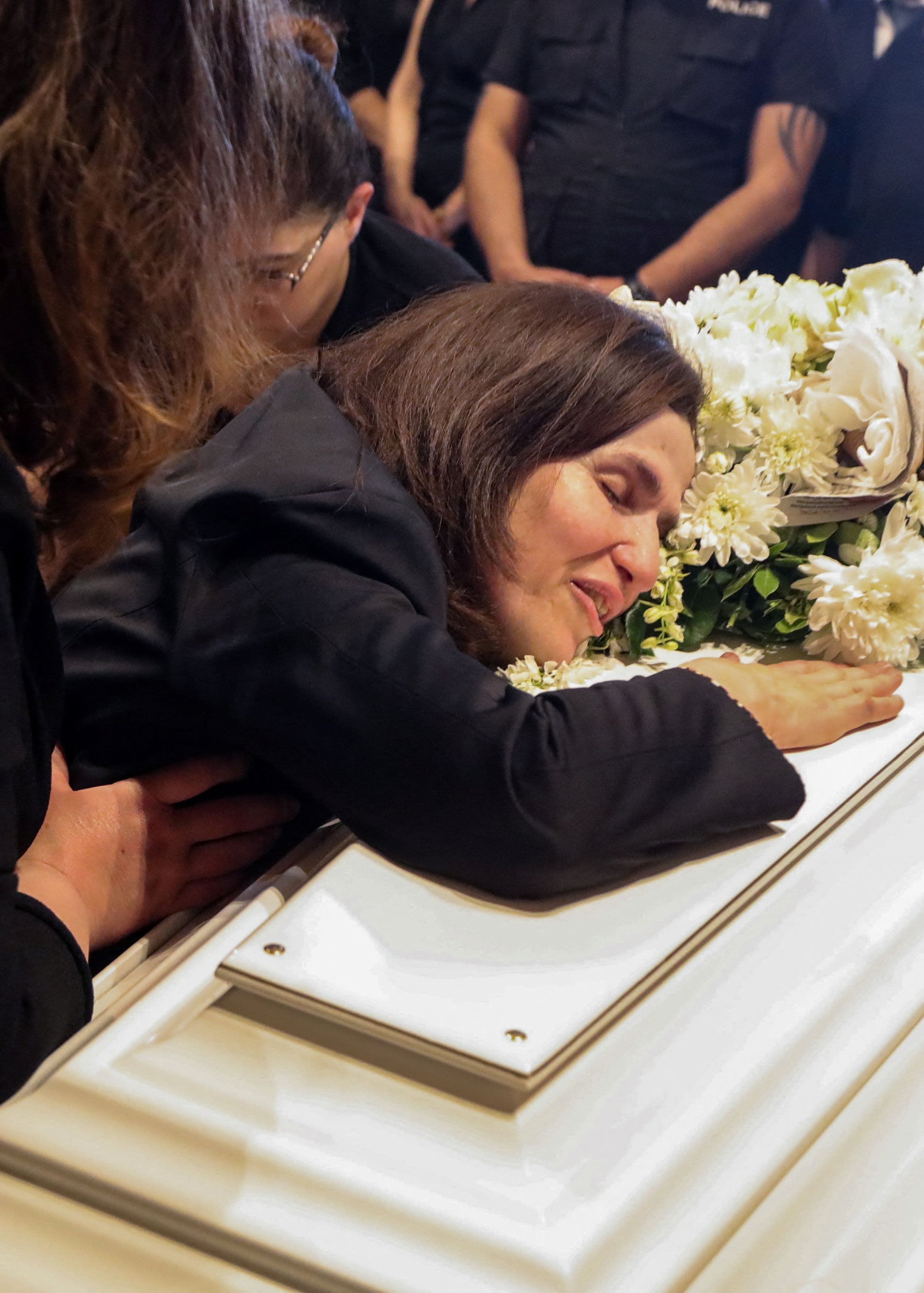 ბრძოლა არ აჩერებს ლიბანის სკოლის მოსწავლეებს