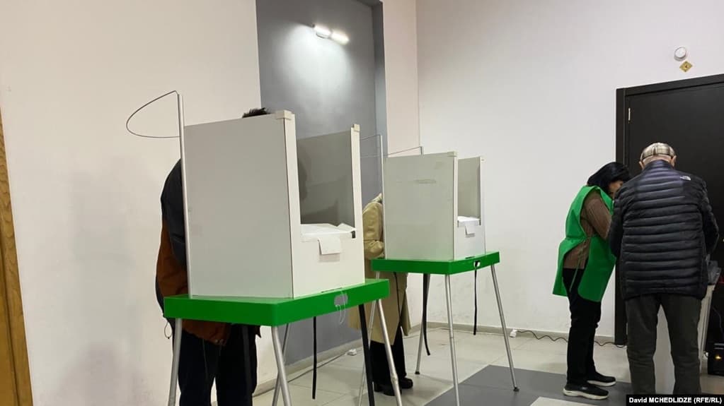 100%, 98,5%, 96,7% და 87,2% - „ქართული ოცნების“ შედეგები ოთხ ოლქში