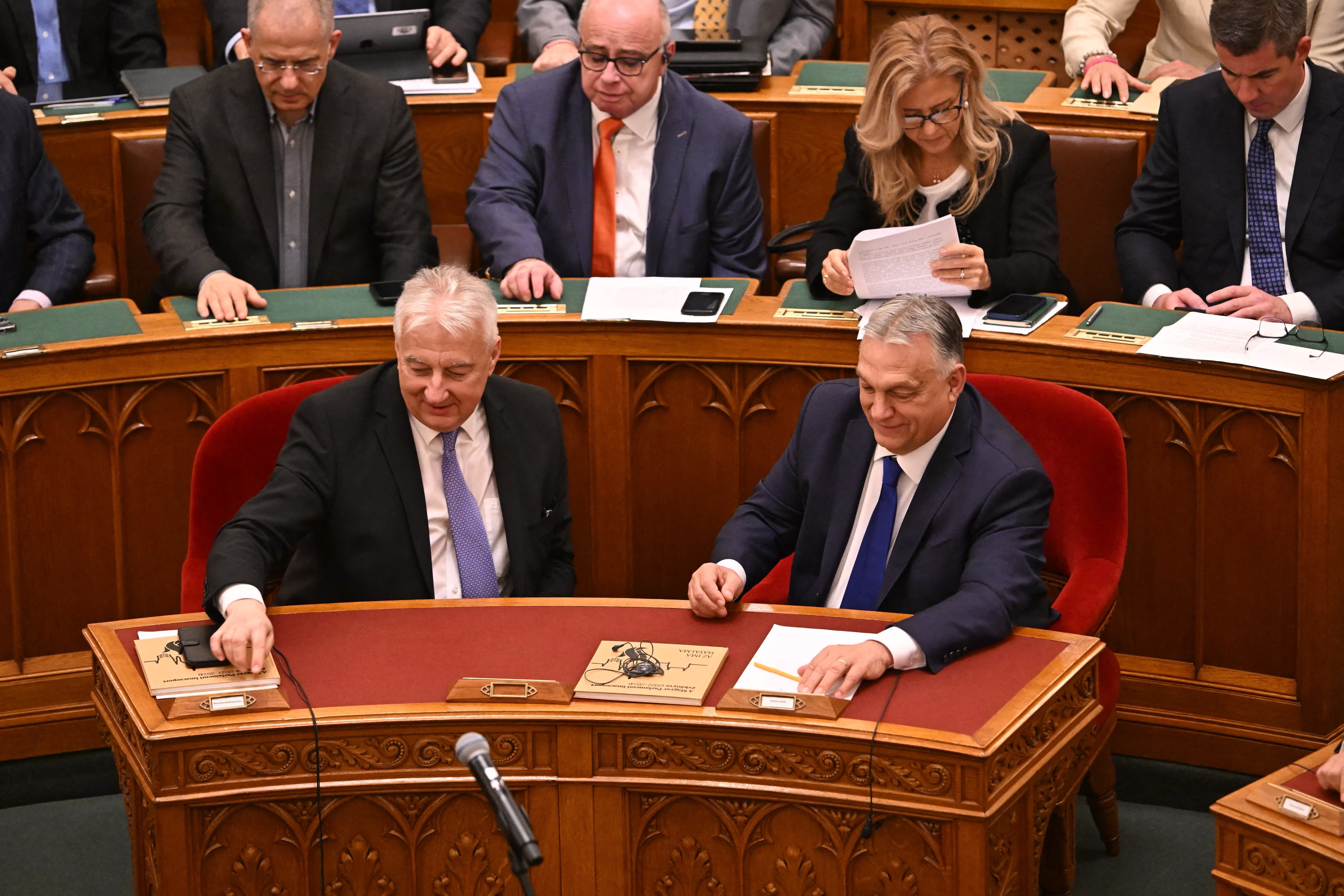 უნგრეთის პარლამენტმა მიიღო ახალი შესწორება, რომელიც ზღუდავს LGBTQ+ ღონისძიებებს და აღიარებს მხოლოდ ორ სქესს