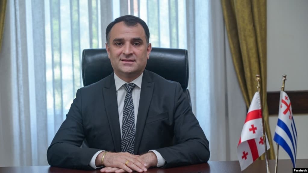 ,,შენ გადადექი იმ ღამეს მერი"