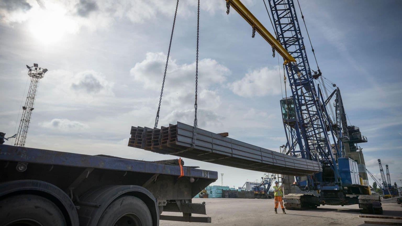 ირანის ინფრასტრუქტურა თავდასხმის ქვეშ: ხიდები, ფოლადის ქარხნები და სხვა