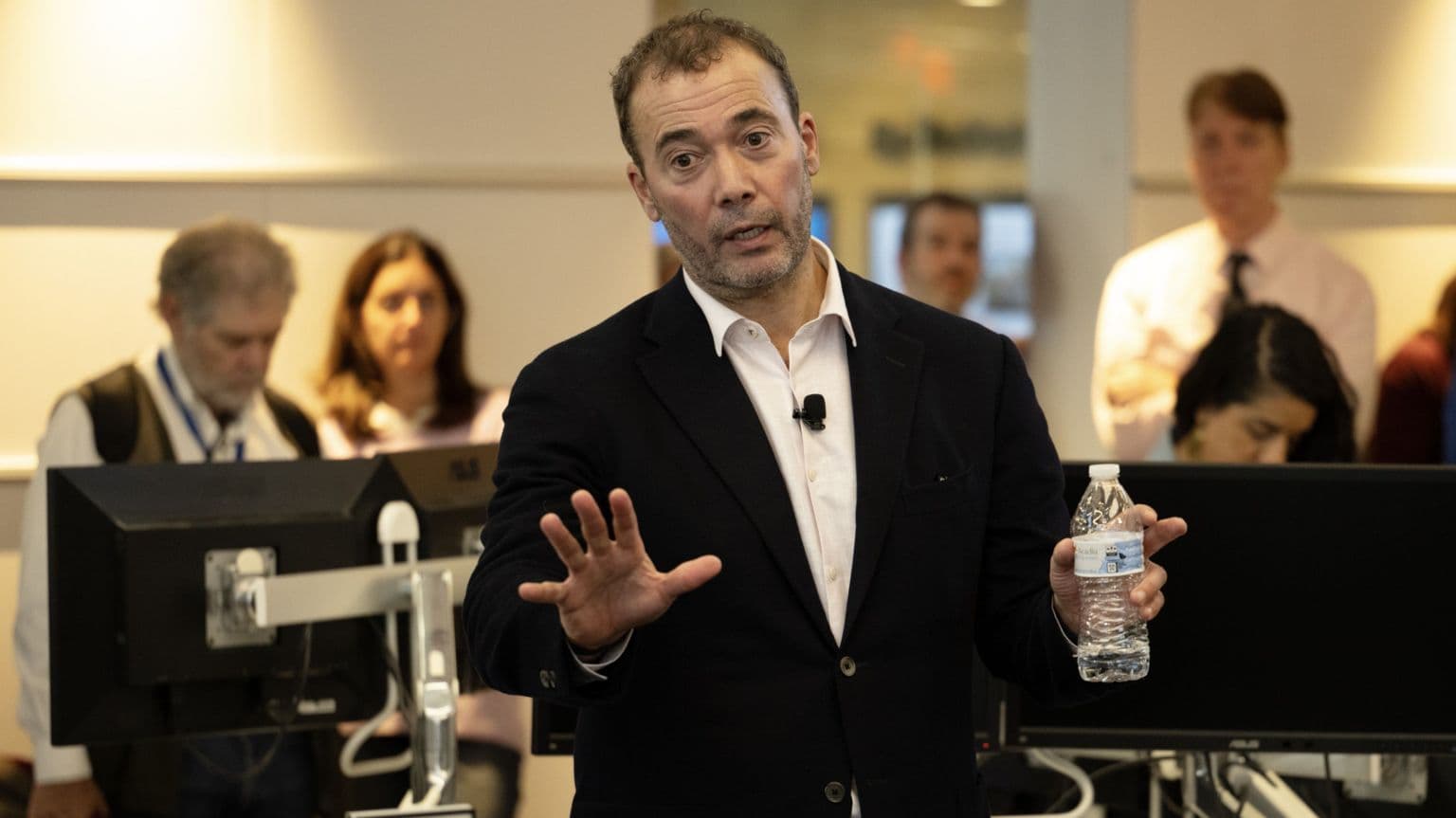 ვაშინგტონ პოსტის მთავარი აღმასრულებელი დირექტორი თანამდებობას ტოვებს