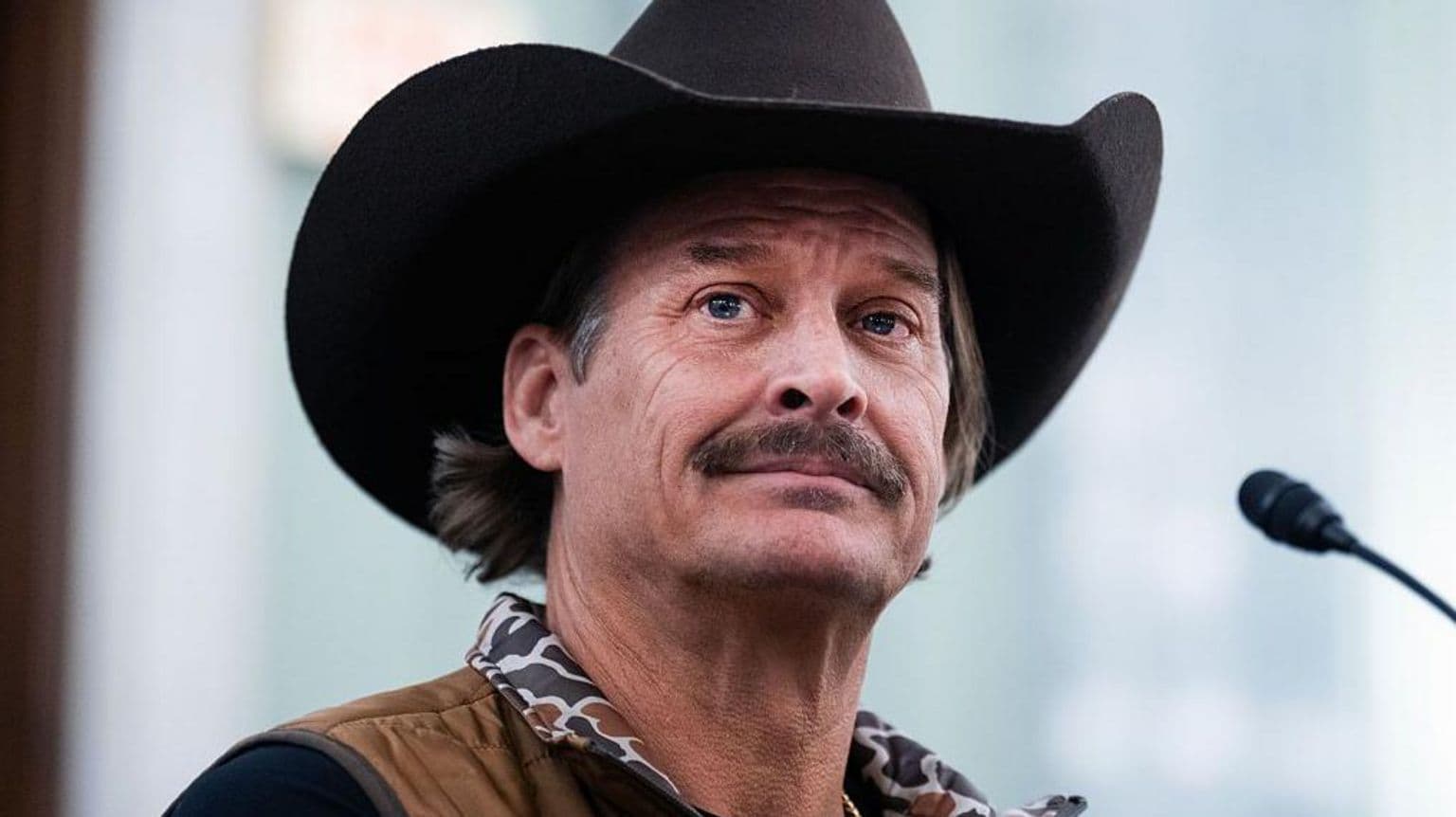 აშშ-ის არმიის ვერტმფრენები Kid Rock-ის სახლთან ტრიალებდნენ