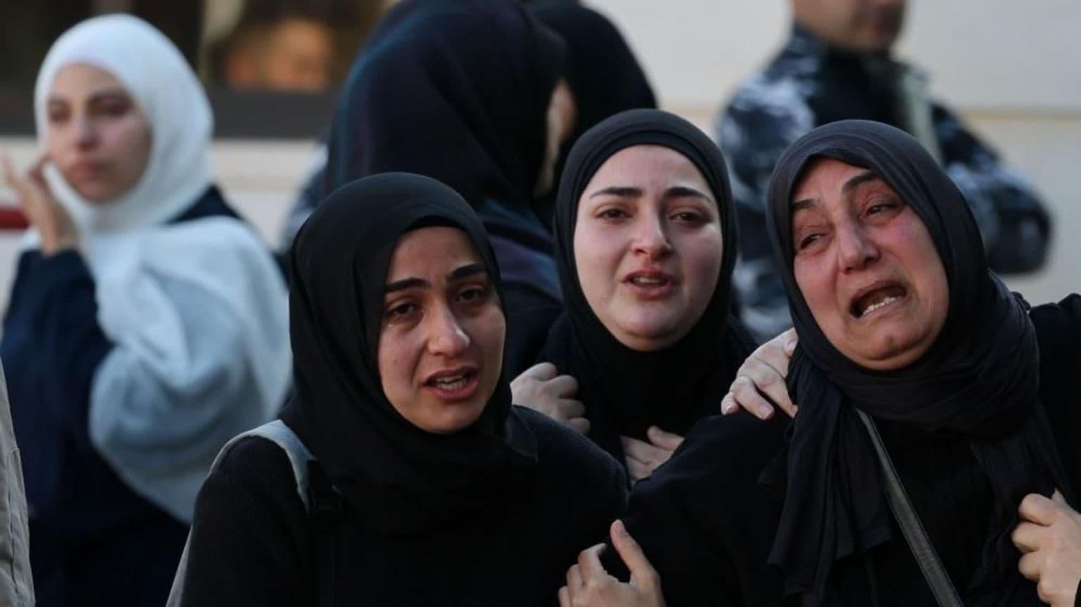 ისრაელის საჰაერო დარტყმები და ჰეზბოლას სარაკეტო თავდასხმები გაძლიერდა