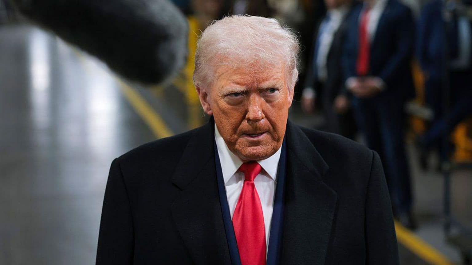 ტრამპმა მასხარას უხამსი ჟესტით უპასუხა