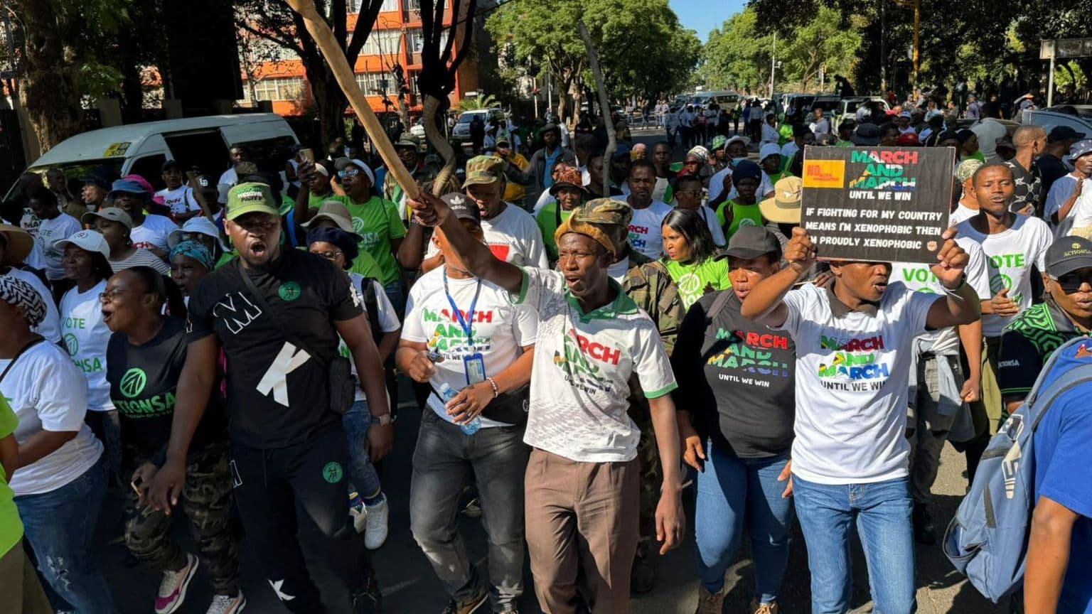 აფრიკელი მიგრანტები მოუწოდებენ სიფხიზლისკენ სამხრეთ აფრიკის დედაქალაქ პრეტორიაში