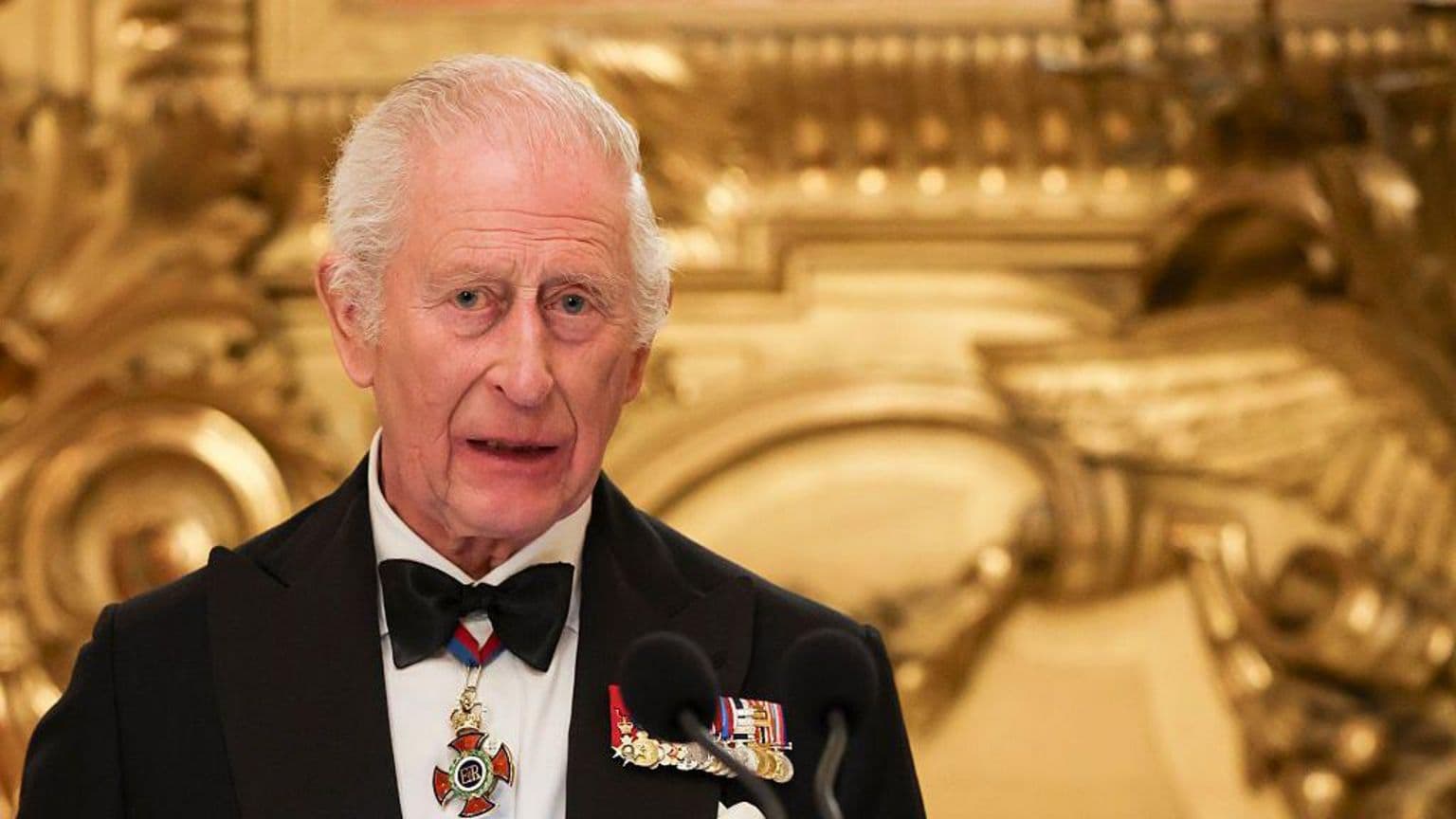 მეფე ჩარლზის ვიზიტი აშშ-ში: თბილი მიღებები და პოლიტიკური ერთიანობის მოწოდებები