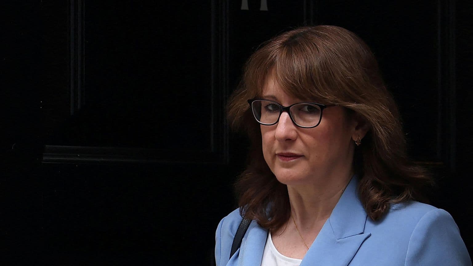 მთავრობის ეკონომიკური და თავდაცვის გამოწვევები ომის ფონზე