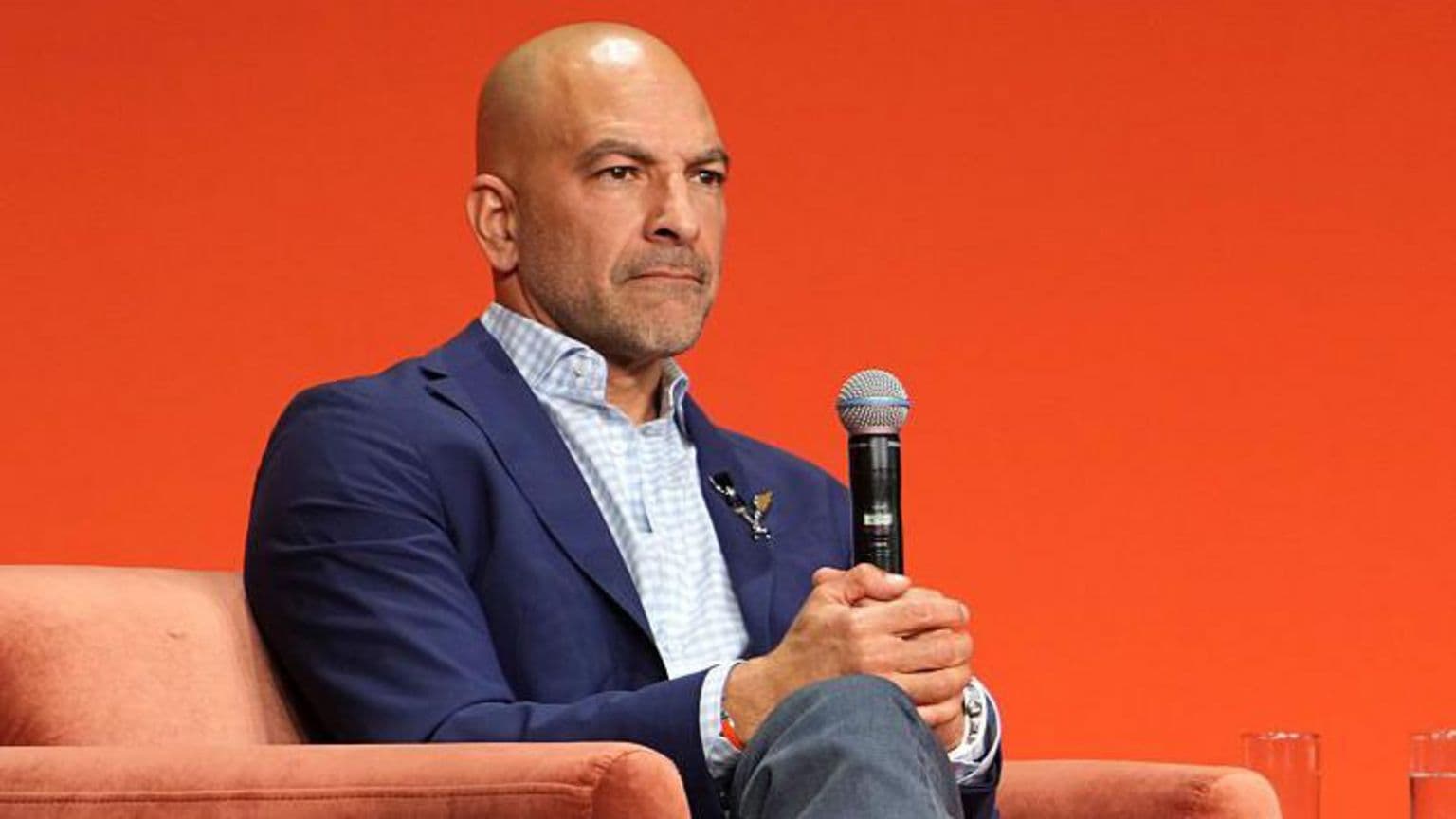 ცნობილი ექიმი პიტერ ატია გადადგა CBS News-ის კონტრიბუტორის თანამდებობიდან მას შემდეგ, რაც იუსტიციის დეპარტამენტის მიერ გამოქვეყნებულ დოკუმენტებში გამოჩნდა მისი მიმოწერა ჯეფრი ეპშტეინთან.