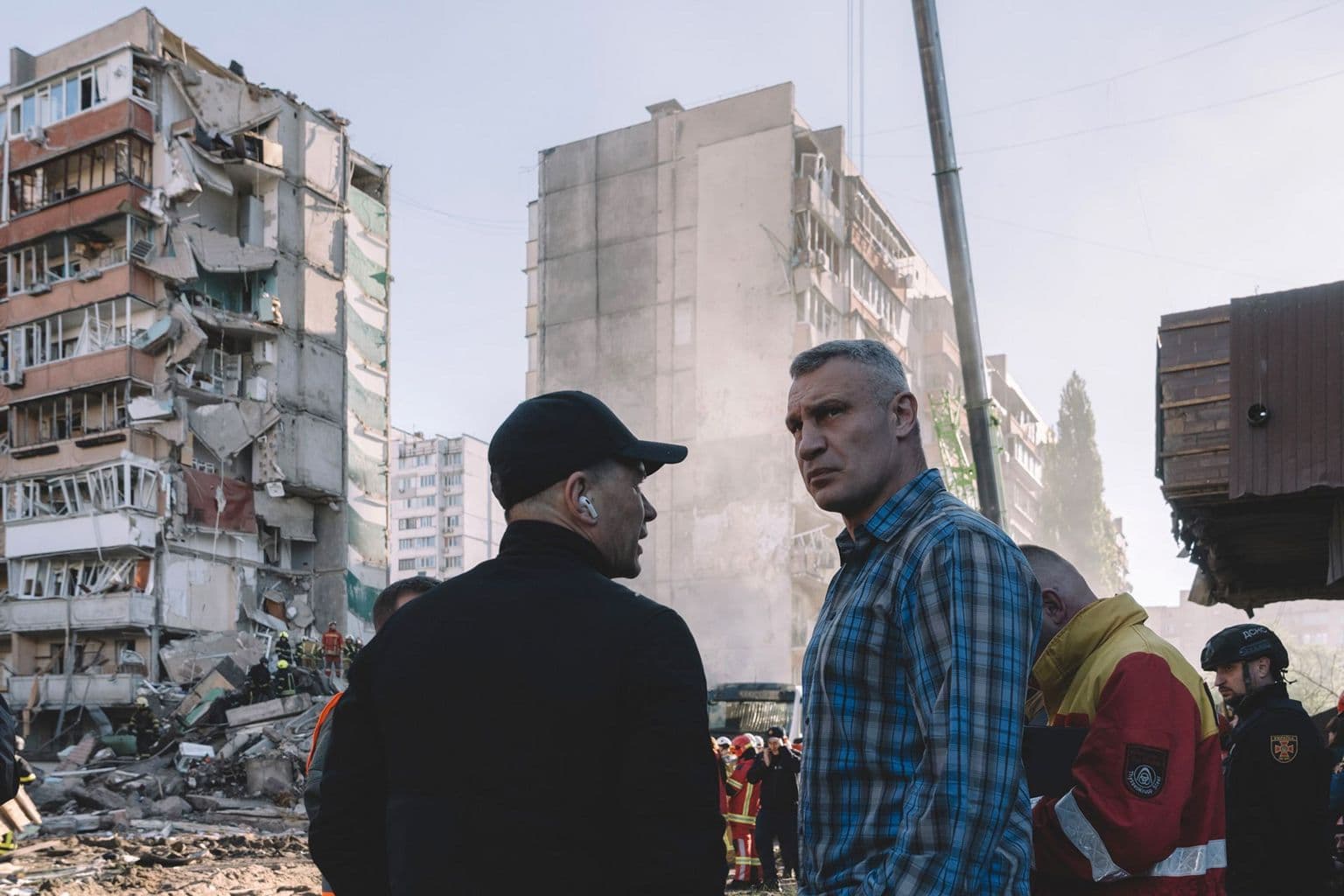 რუსეთი აგრძელებს უკრაინის დაბომბვას, კიევში 3 ადამიანი დაიღუპა