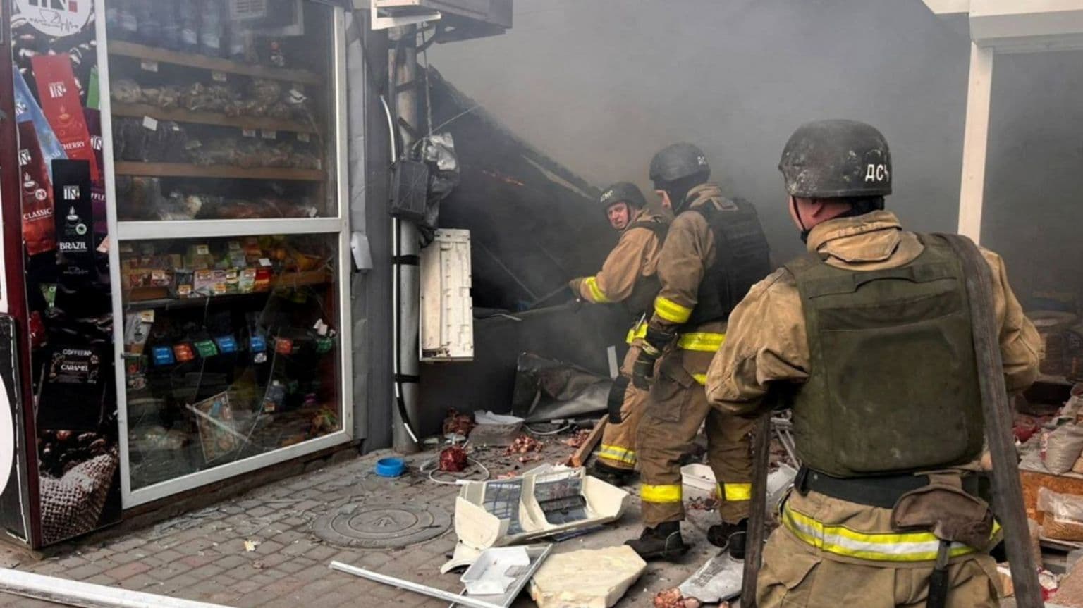 რუსულმა დრონის თავდასხმამ სამხრეთ უკრაინის ბაზარში 5 ადამიანი მოკლა, 21 დაშავდა