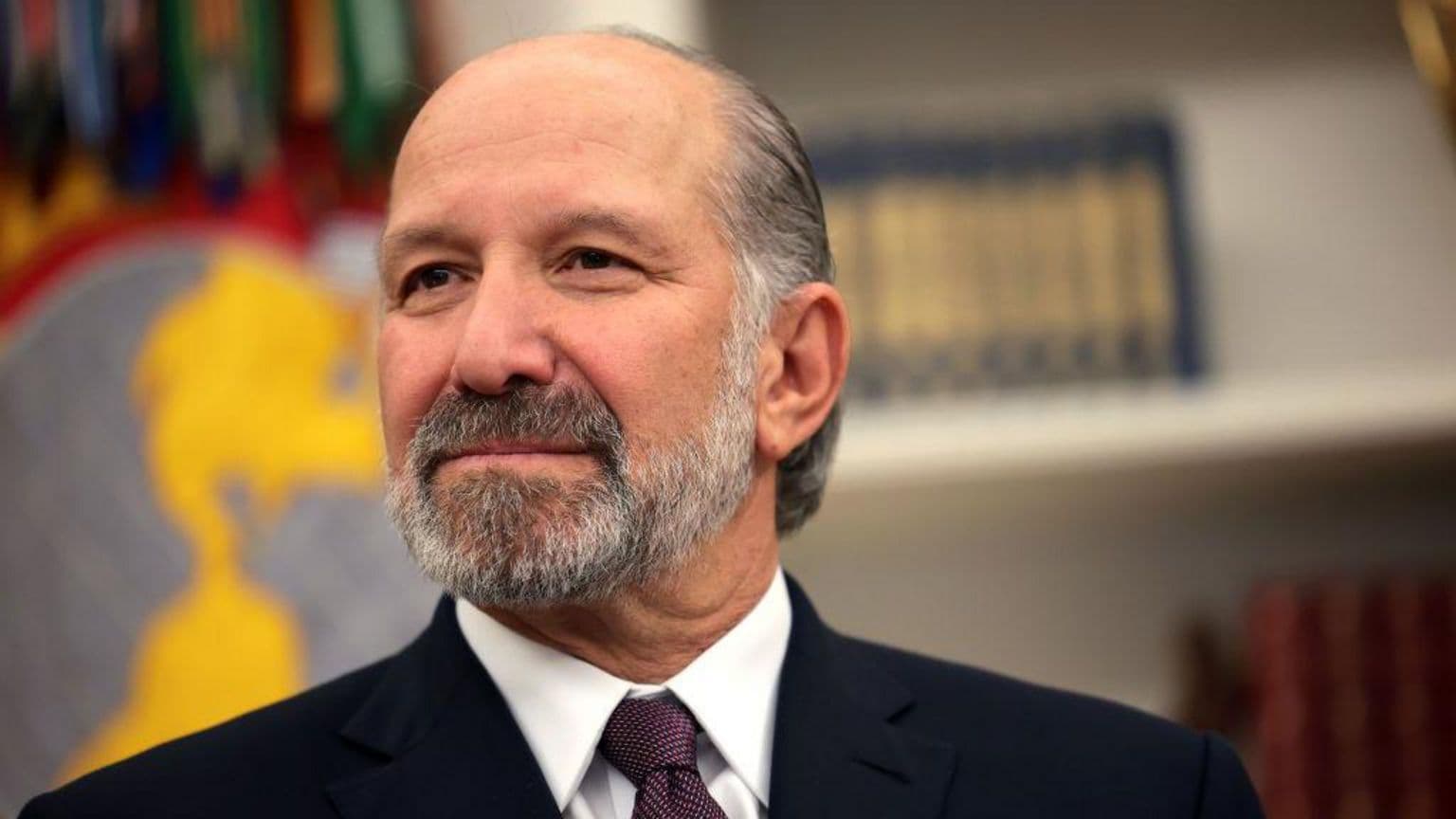 ლუტნიკი ეპშტეინის კუნძულზე ოჯახთან ერთად მოგზაურობას გეგმავდა