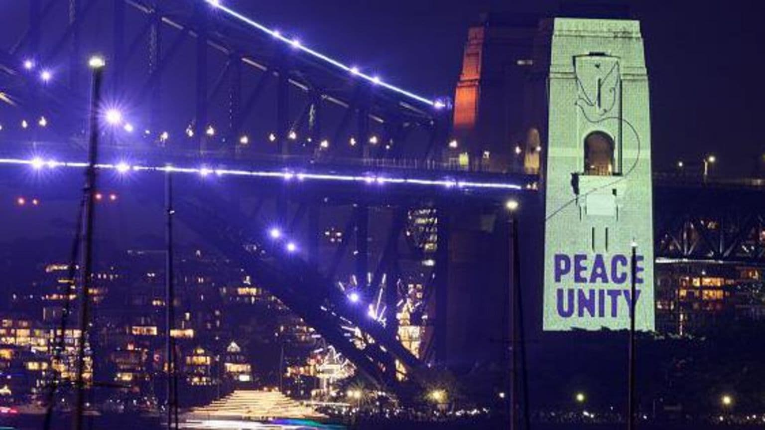 სიდნეიმ ახალი წელი მშვიდობის გზავნილით მიესალმა ბონდის პლაჟის მასობრივი სროლის შემდეგ