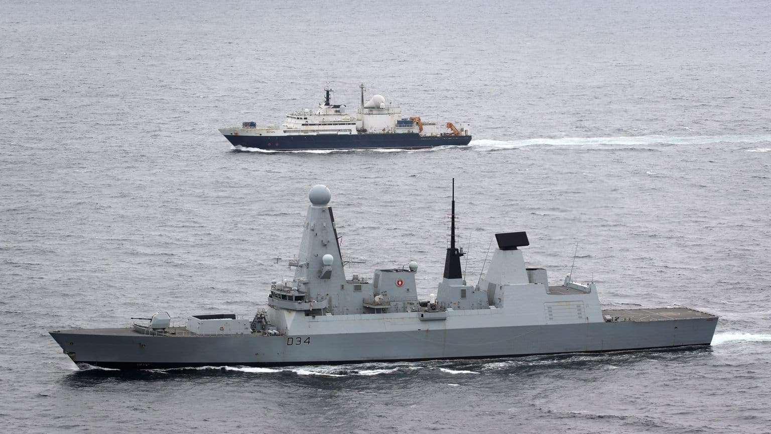 რუსულმა ჯაშუშურმა გემმა ლაზერები დაუმიზნა ბრიტანეთის თვითმფრინავებს