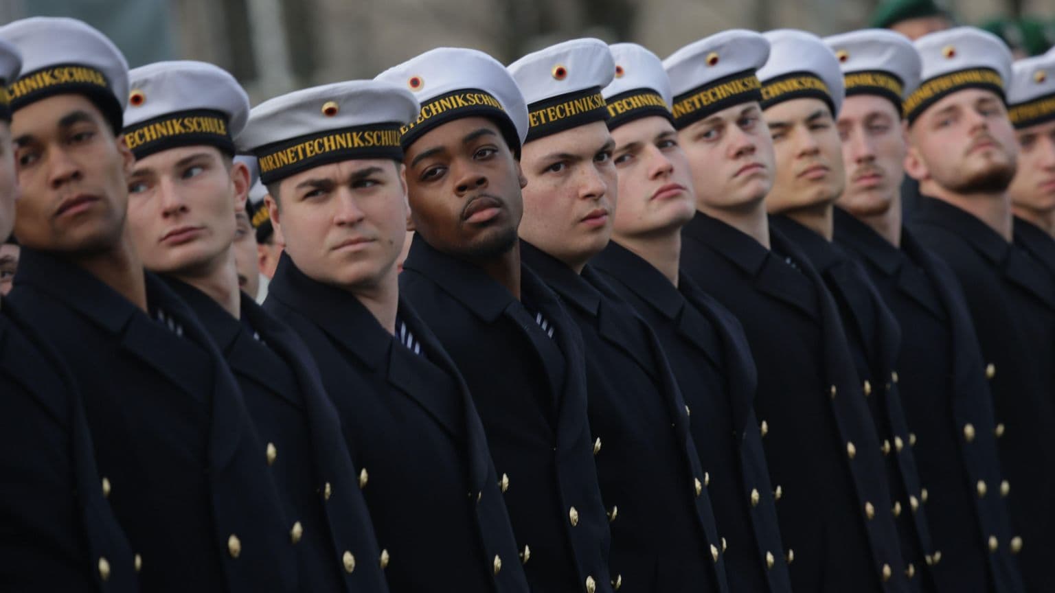 გერმანიის მთავრობამ მიიღო ახალი სამხედრო სამსახურის გეგმა, რათა გაზარდოს ჯარში მყოფი ადამიანების რაოდენობა