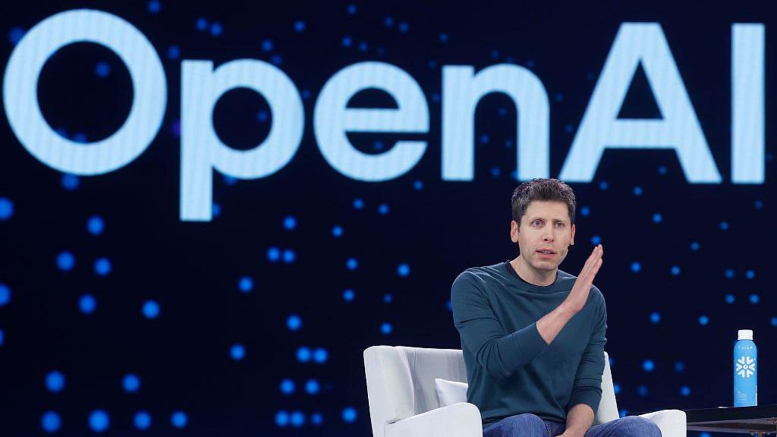 OpenAI გეგმავს IPO-ს, კონკურენციას უწევს ანთროპიკს