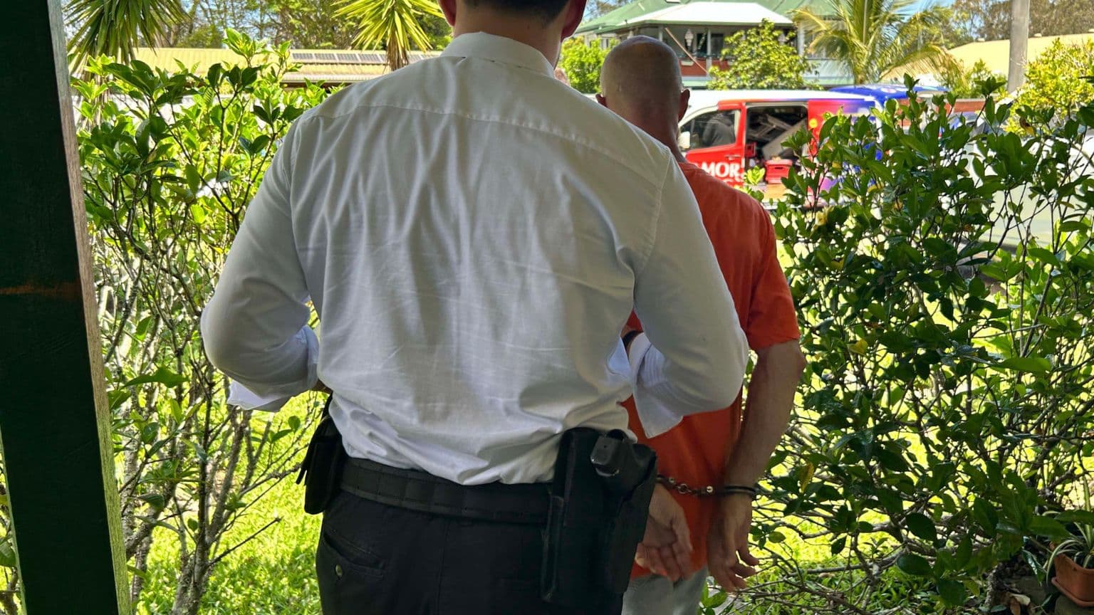 ბრიტანელ ავსტრალიელს ნაცისტური სიმბოლოების ჩვენების გამო დეპორტაცია ემუქრება