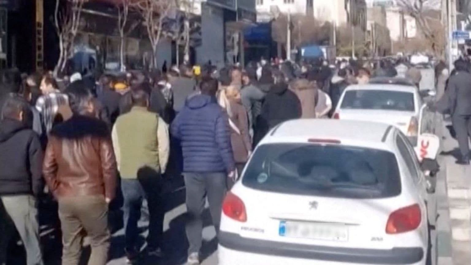 ტრამპი ემუქრება ჩარევას ირანში საპროტესტო აქციების ფონზე, ირანი აფრთხილებს შედეგებს