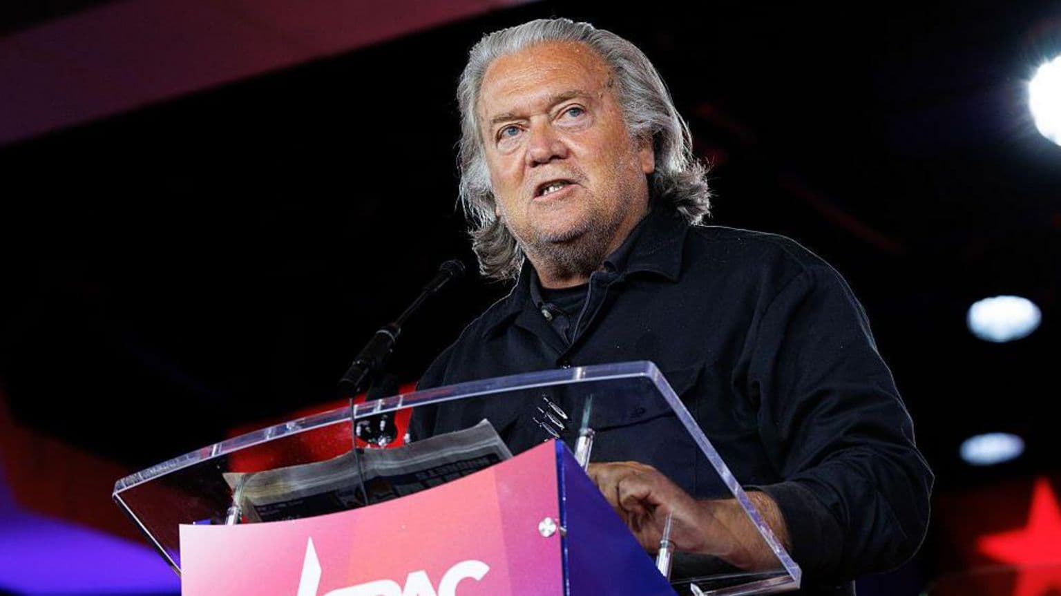 უზენაესი სასამართლო აუქმებს სტივ ბანონის მსჯავრდადებას