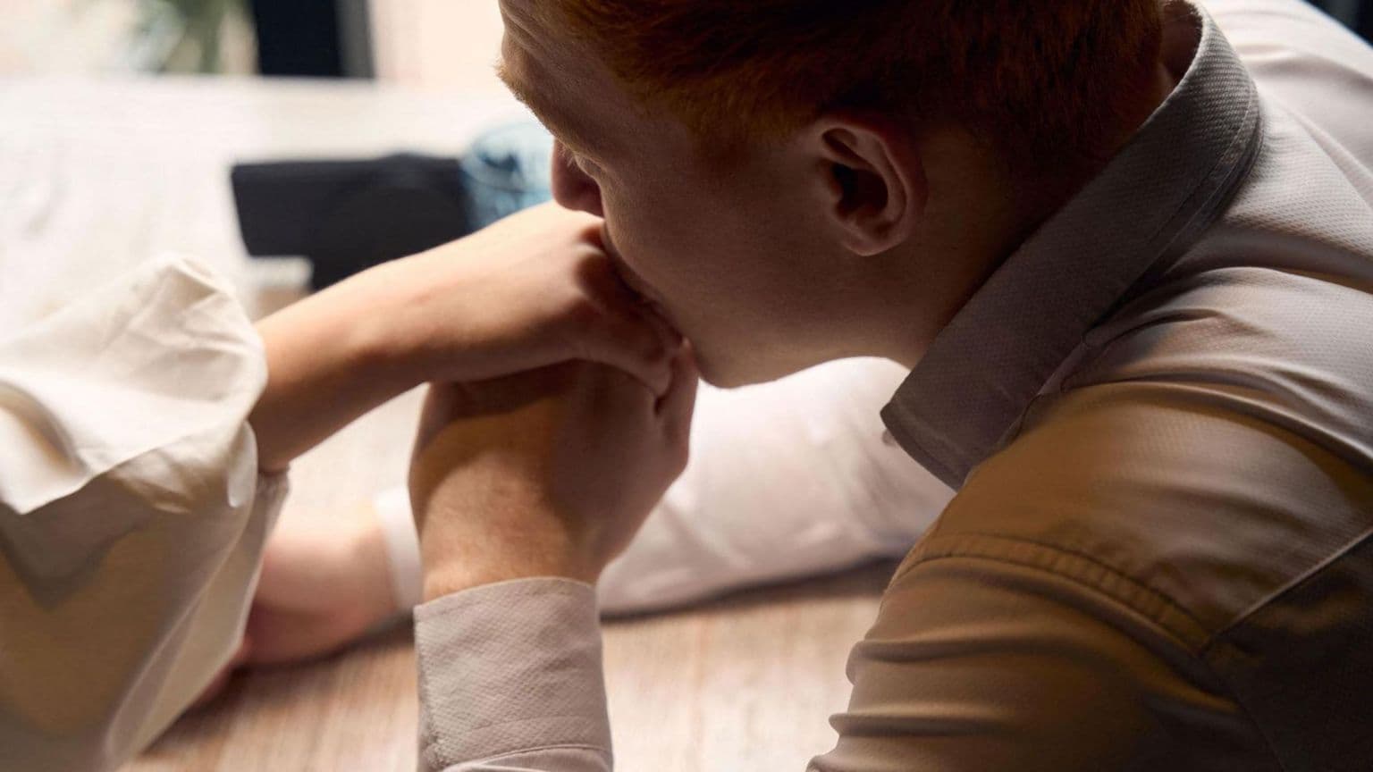 ესპანეთის უზენაესი სასამართლო: ხელის კოცნა თანხმობის გარეშე შეიძლება ჩაითვალოს სექსუალურ ძალადობად