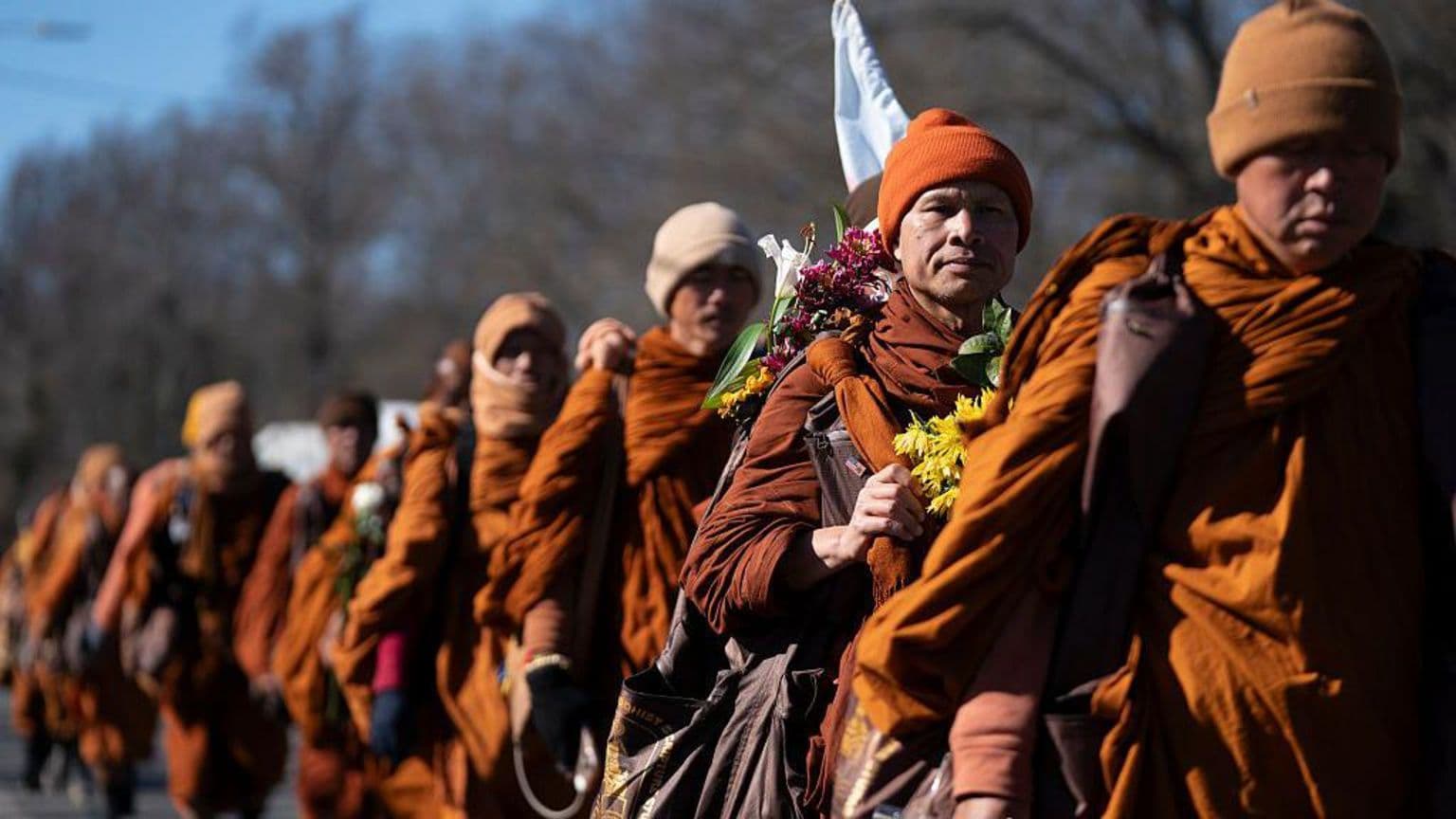 ბუდისტი ბერები დაასრულებენ 2000 მილის მშვიდობის მსვლელობას ვაშინგტონში