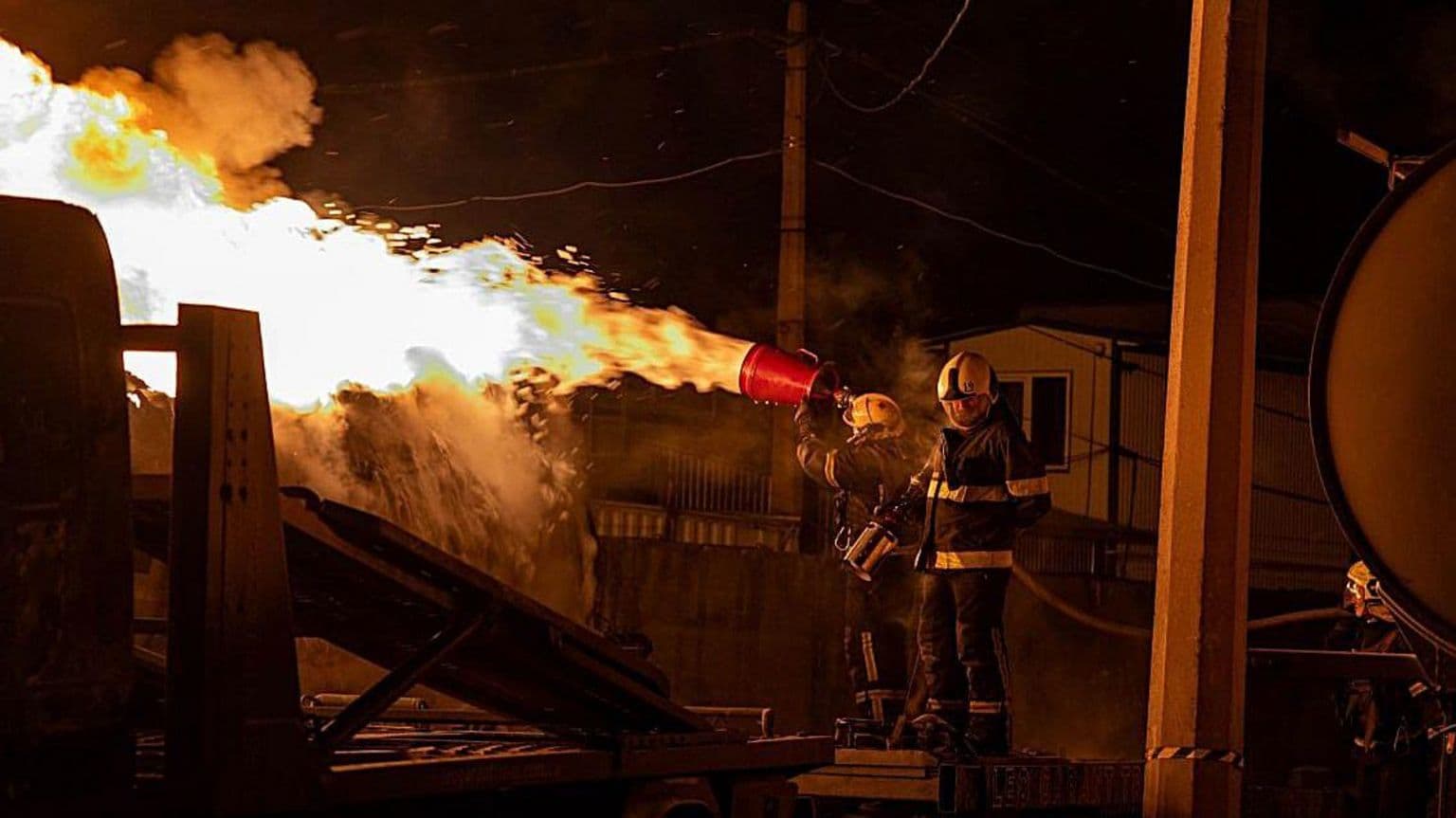 უკრაინა გმობს რუსეთის დარტყმებს, როდესაც სამშვიდობო მოლაპარაკებები განახლდება