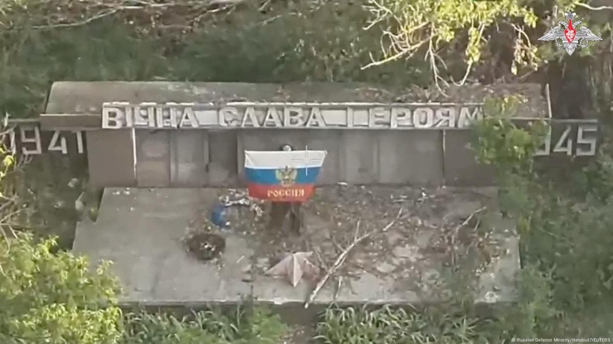 რუსეთმა დაიპყრო კიდევ ერთი სოფელი უკრაინის დონეცკის რეგიონში, რადგან ის აგრძელებს თავისი შეტევითი ოპერაციების გაძლიერებას. იმავდროულად, ჩრდილოეთ კორეის კიმ ჩენ ინმა "უპირობო მხარდაჭერა" შესთავაზა.
