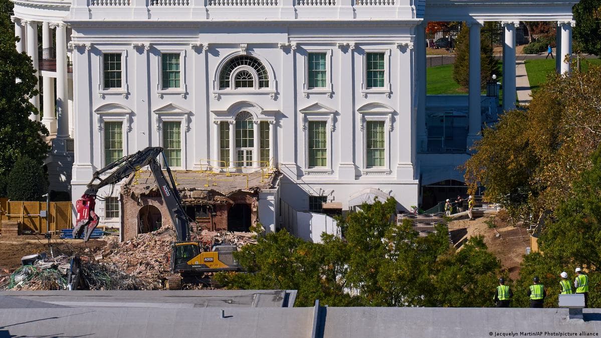 აშშ-ის მოსამართლემ შეაჩერა ტრამპის 400 მილიონი დოლარის თეთრი სახლის ბურთის დარბაზის მშენებლობა