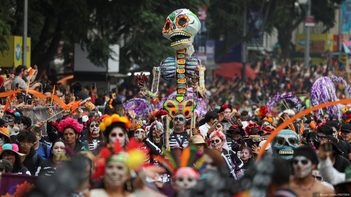 მექსიკაში 1.5 მილიონი ადამიანი შეიკრიბა მიცვალებულთა დღის აღსანიშნავად