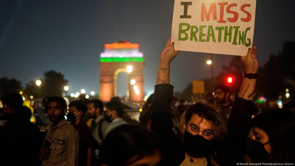 ნიუ დელიში ასობით ადამიანი შეიკრიბა ჰაერის დაბინძურების წინააღმდეგ