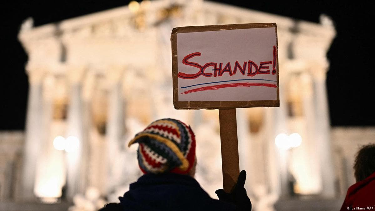 ავსტრიაში ანტისემიტური სიმპოზიუმის წინააღმდეგ პროტესტი