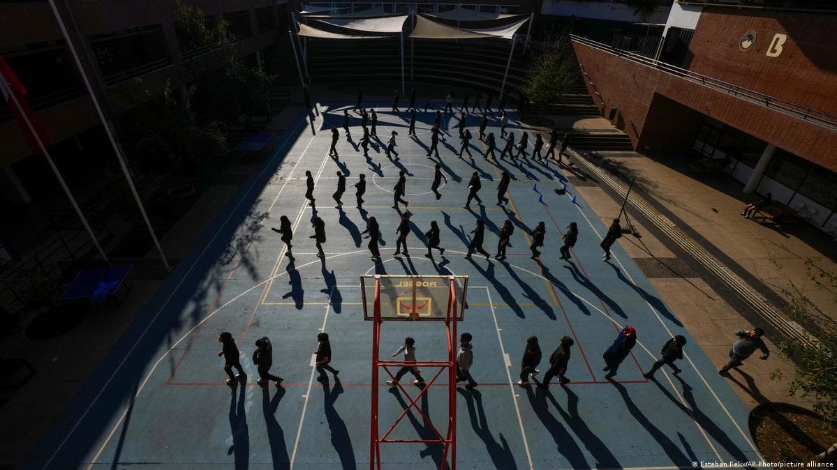 ჩილემ სკოლებში სმარტფონების გამოყენება აკრძალა