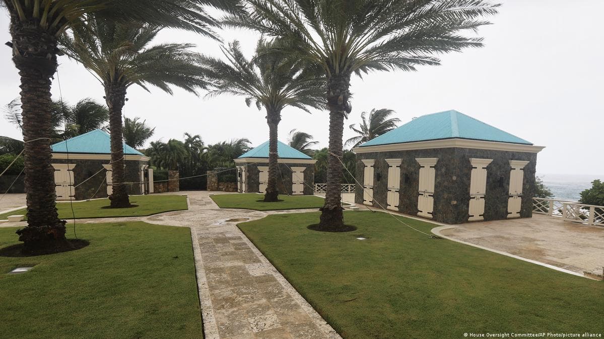 ეპშტეინის კუნძულის ფოტოები: სკანდალური მტკიცებულებები