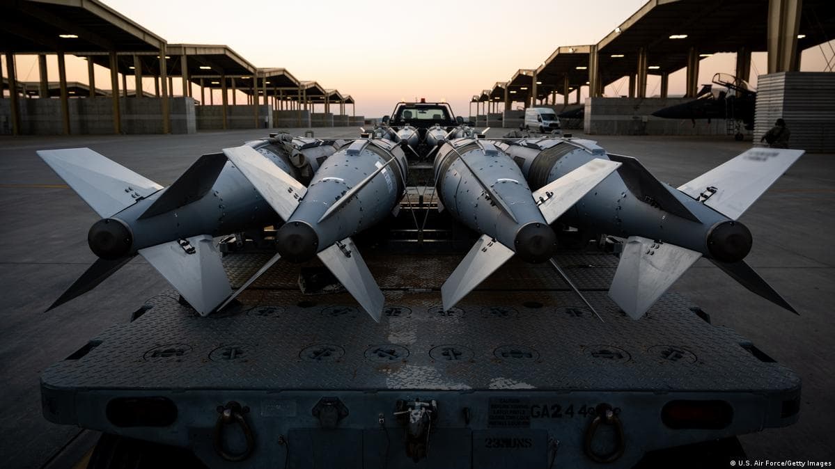 აშშ-ის სამხედროებმა დაიწყეს საპასუხო დარტყმები IS-ის სამიზნეებზე სირიაში