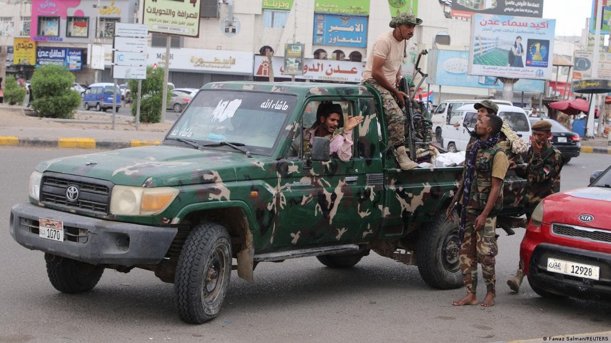 იემენში საუდის არაბეთის ხელმძღვანელობით კოალიციურმა ძალებმა საჰაერო დარტყმები დაიწყეს