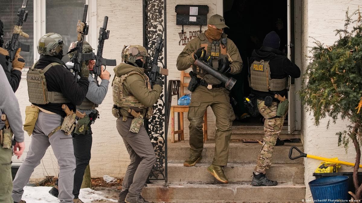 აშშ-ის იუსტიციის დეპარტამენტიდან ათზე მეტმა ფედერალურმა პროკურორმა წარადგინა გადადგომის განცხადება