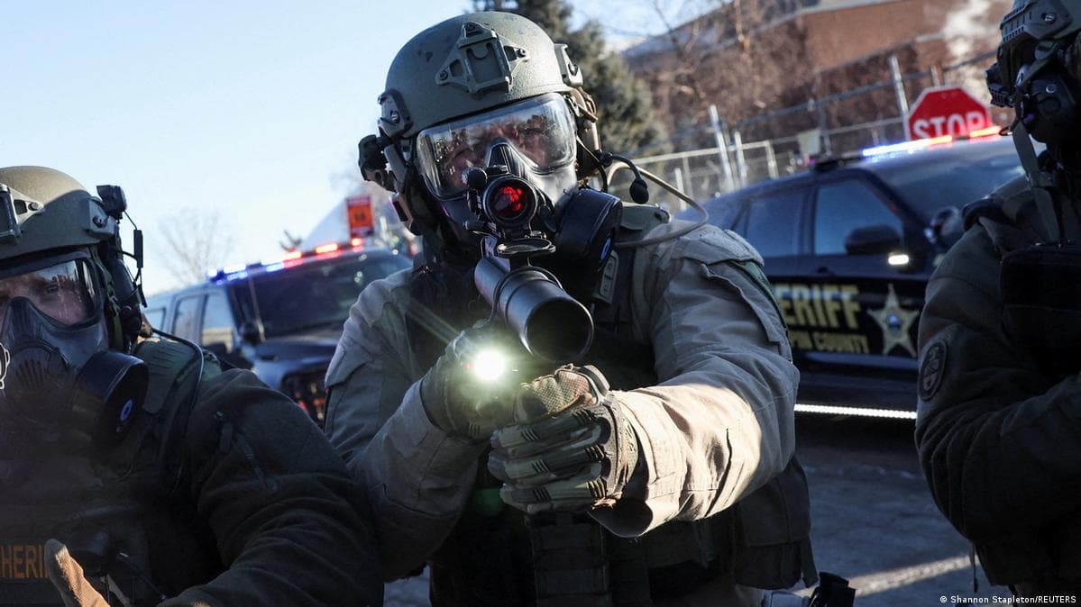 აშშ-ს საშინაო უსაფრთხოების დეპარტამენტი დაიხურა - სენატის ჩიხი აფერხებს ICE-ის დაფინანსებას