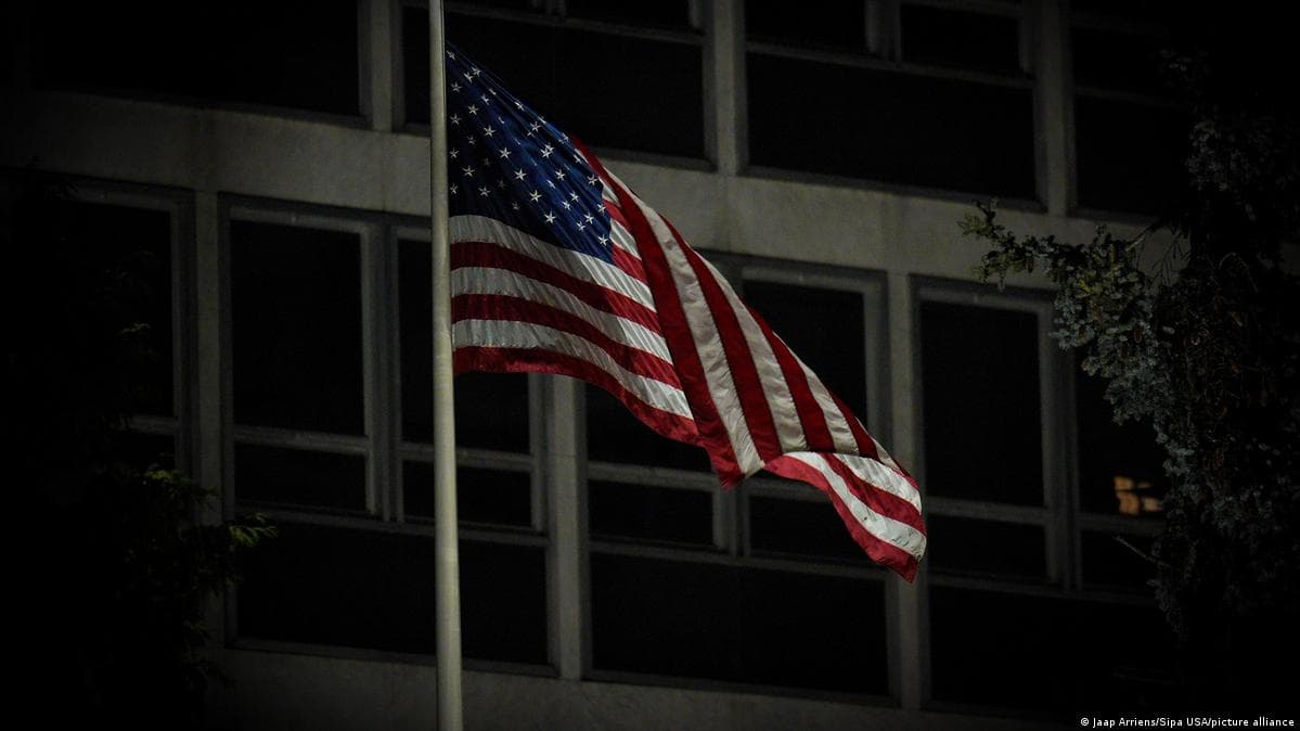 აშშ-ის ელჩი პოლონეთში წყვეტს კონტაქტს სეიმის სპიკერთან ტრამპზე შეურაცხყოფის გამო