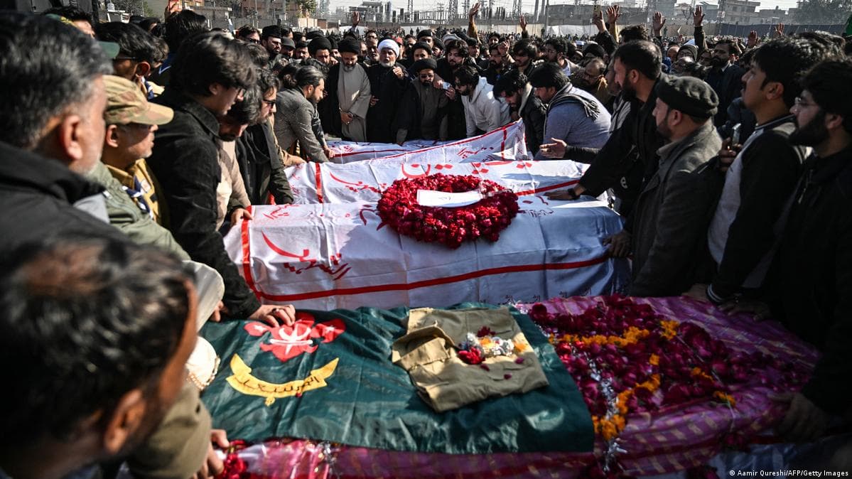 ათასობით მგლოვიარე შეიკრიბა ისლამაბადში შიიტური მეჩეთის დაბომბვის მსხვერპლთა პატივსაცემად