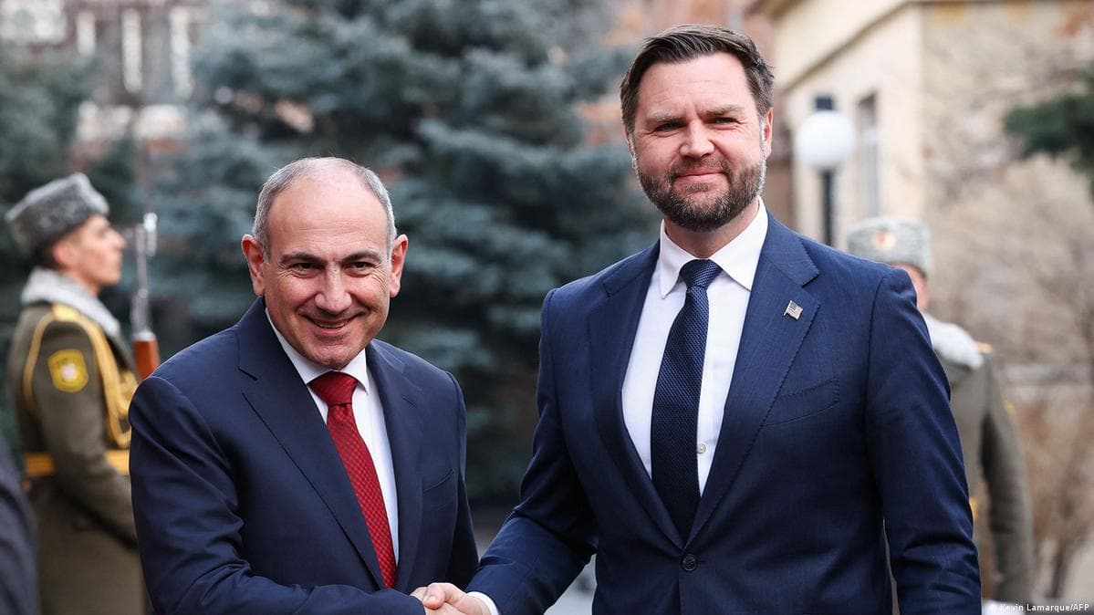 აშშ-ის სენატორი JD Vance სომხეთში ჩავიდა, ფაშინიანთან სამშვიდობო შეთანხმებებს მოაწერა ხელი