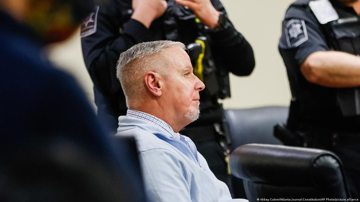 მამის ბიჭი, რომელიც დამნაშავედ ცნეს სკოლაში სროლის გამო, დამნაშავედ ცნეს მკვლელობაში