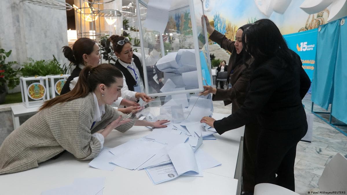 ყაზახეთში რეფერენდუმზე დაამტკიცეს ახალი კონსტიტუცია, რომელიც აძლიერებს პრეზიდენტის ძალაუფლებას