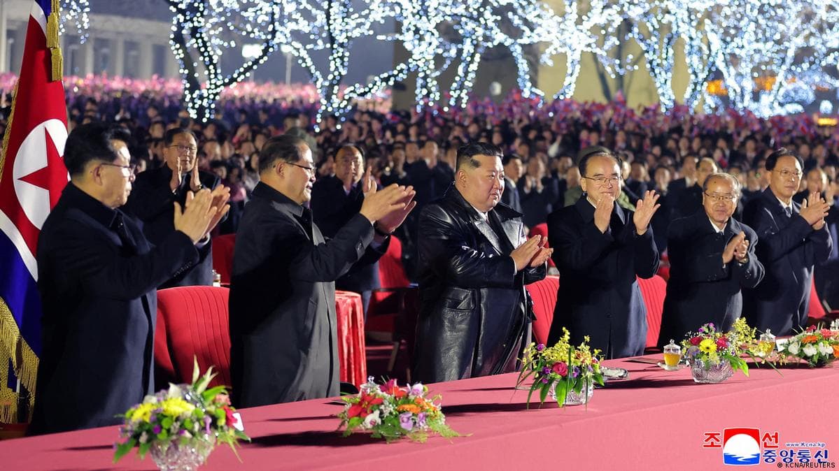 კიმ ჯონ უნმა ჩრდილოეთ კორეა ბირთვული იარაღის მქონე სახელმწიფოდ გამოაცხადა და სამხრეთ კორეას მტრად მოიხსენია