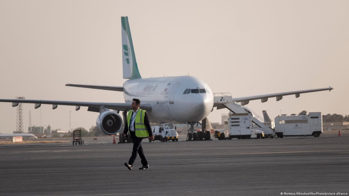 ირანმა აშშ-სა და ისრაელს ბრალი დასდო ომის დანაშაულში მაშჰადის აეროპორტში თვითმფრინავის დაბომბვის გამო