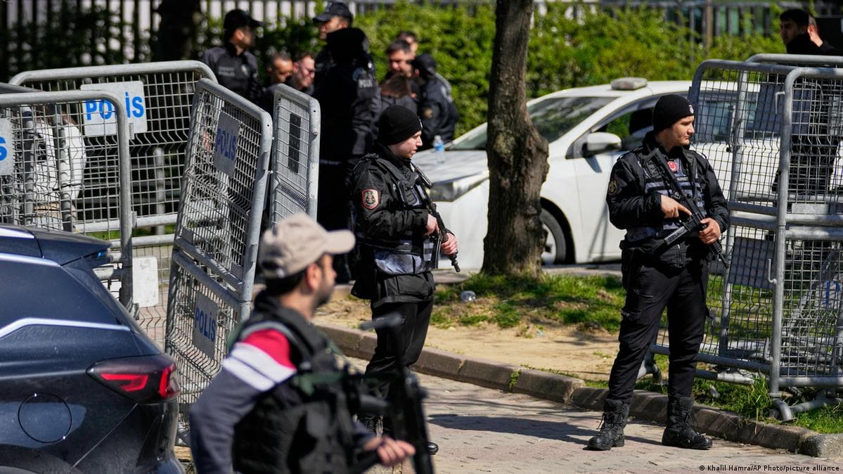 ცეცხლსასროლი იარაღით შეიარაღებული პირი მოკლეს და ორი დაიჭრა სროლის დროს ისრაელის საკონსულოსთან სტამბოლში