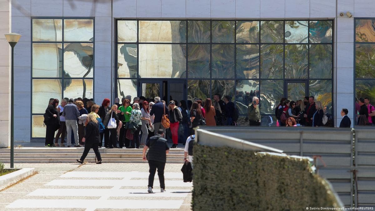 ბერძენმა პოლიციამ დააკავა 89 წლის მამაკაცი ორმაგი სროლის ინციდენტის შემდეგ