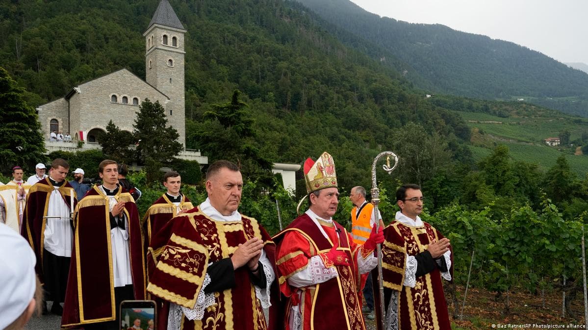 საზოგადოება წმინდა პიუს X-ის მიერ ეპისკოპოსების კურთხევა პაპის ნების საწინააღმდეგოდ