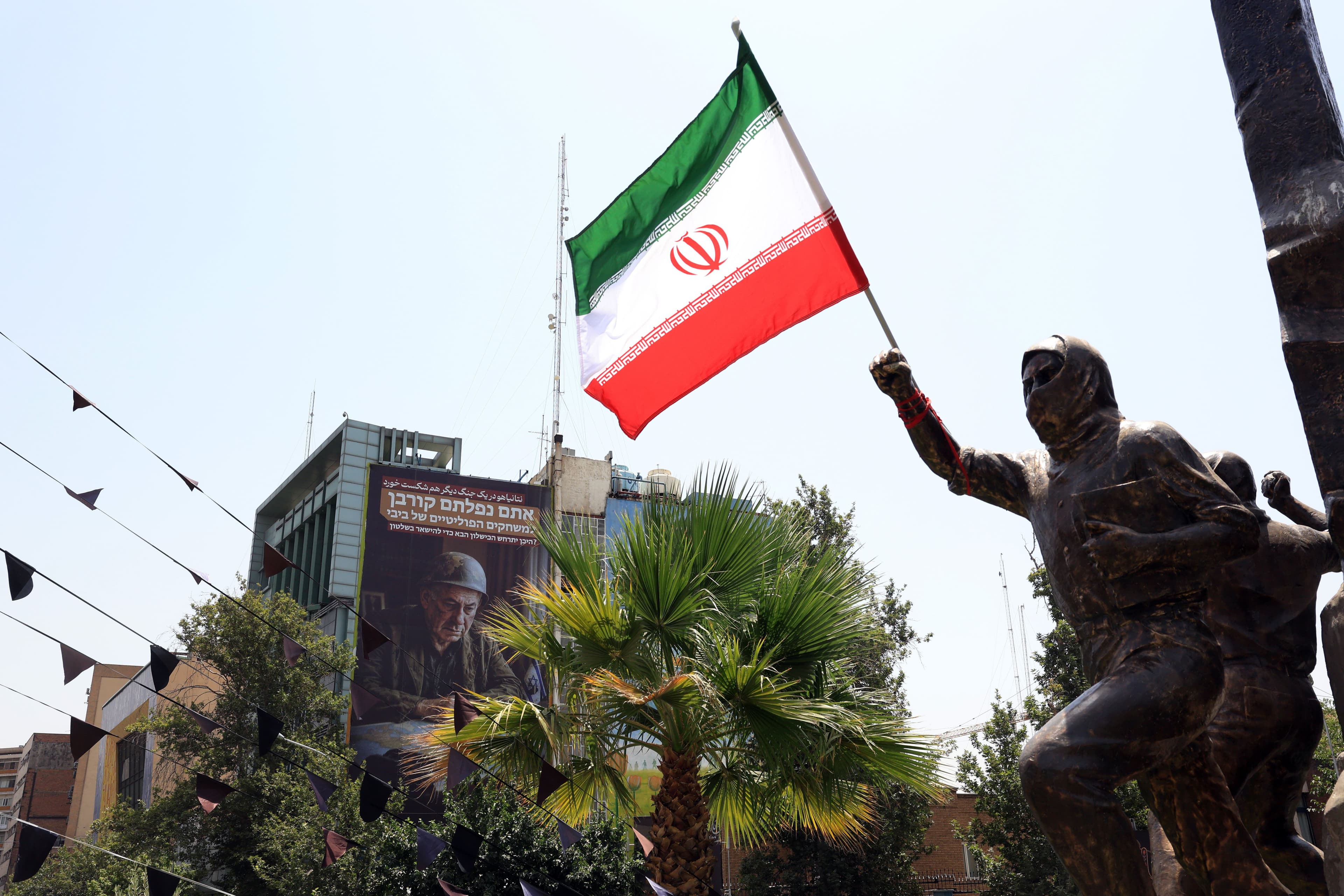 ირანის სარაკეტო ტესტები: ოფიციალური და არაოფიციალური გზავნილები