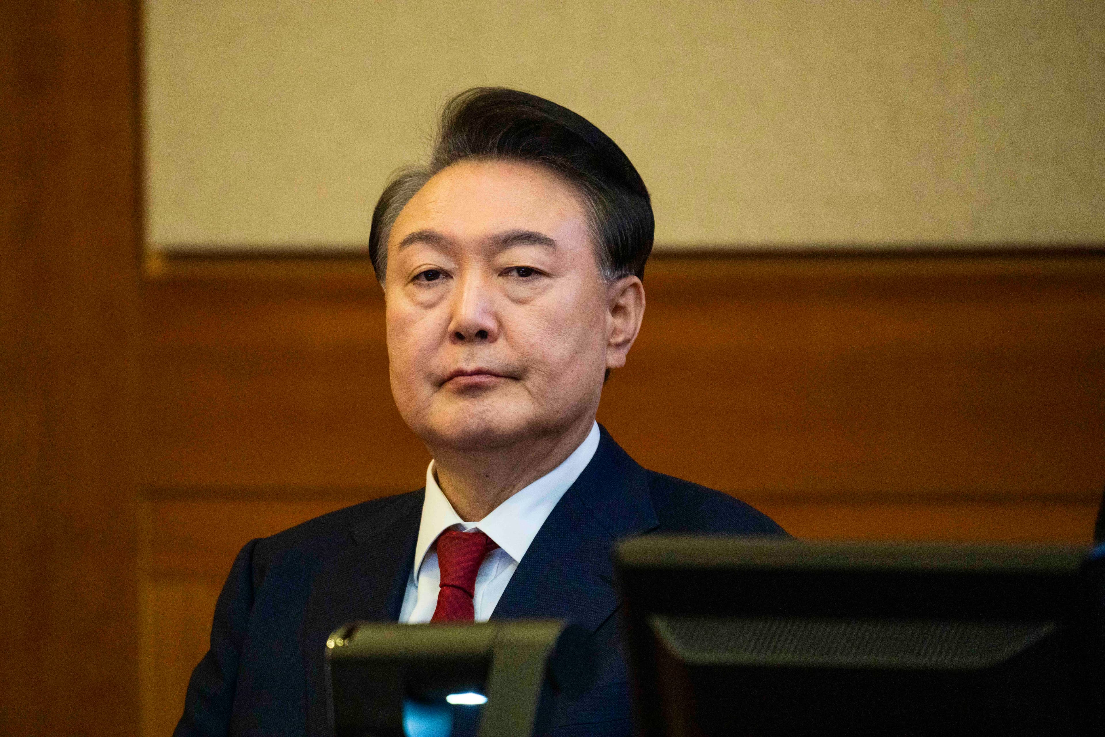 ყოფილი პრეზიდენტი იუნ სუკ-იოლი ბრალი წაუყენეს მტრის დახმარებისა და ძალაუფლების ბოროტად გამოყენებისთვის